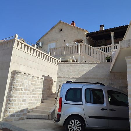 Apartment Making Memories Pucisca Exterior photo